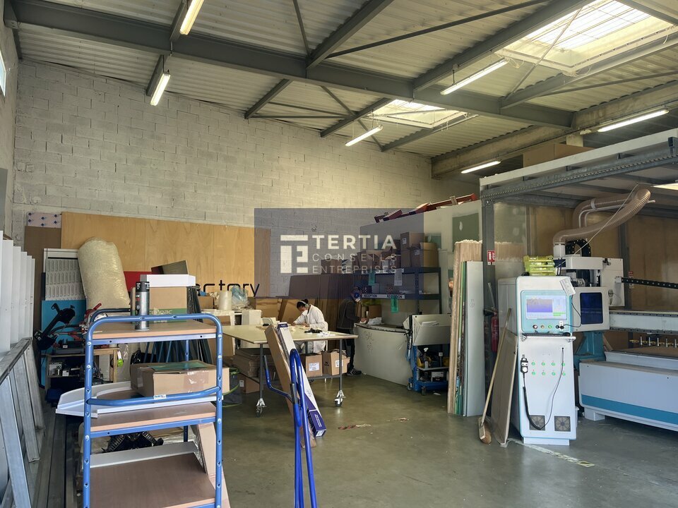 LOCAUX D'ACTIVITE - ENTREPOTS &agrave; Louer