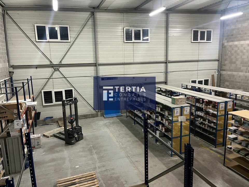 LOCAUX D'ACTIVITE - ENTREPOTS &agrave; Louer