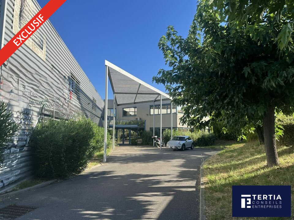 LOCAUX D'ACTIVITE - ENTREPOTS à Vendre