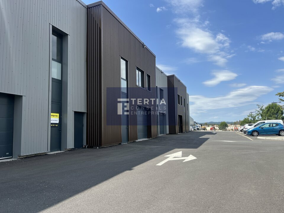 LOCAUX D'ACTIVITE - ENTREPOTS &agrave; Vendre