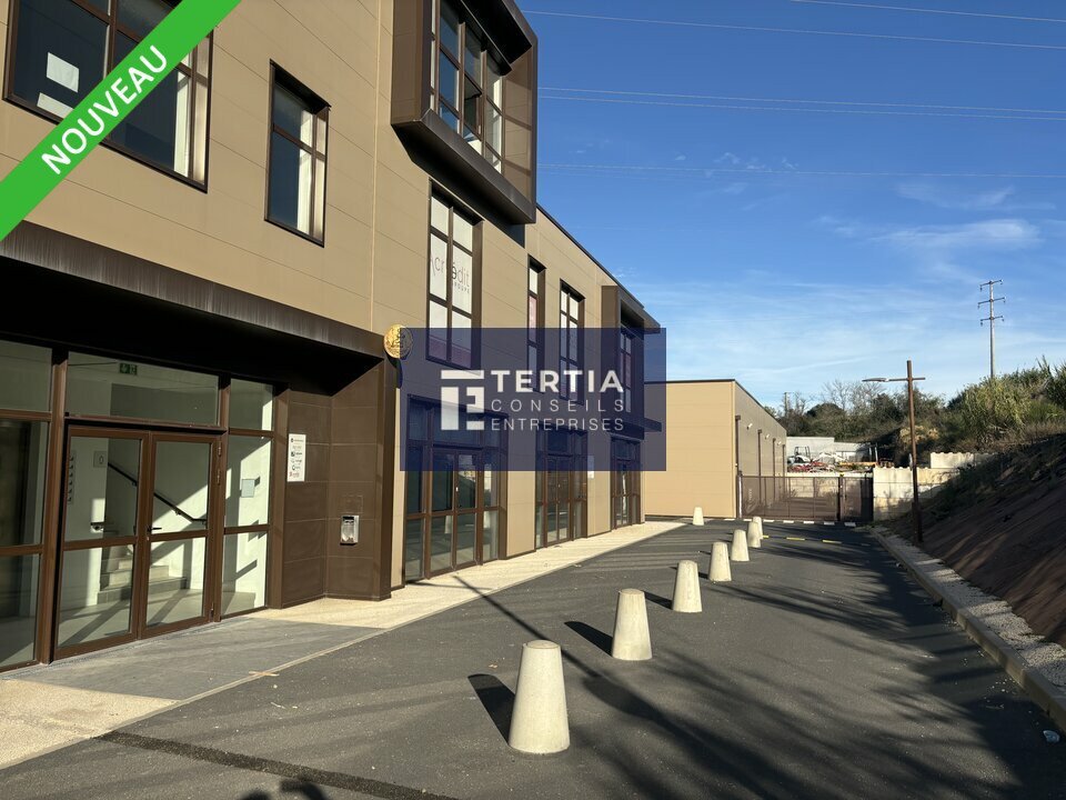 LOCAUX D'ACTIVITE - ENTREPOTS à Vendre