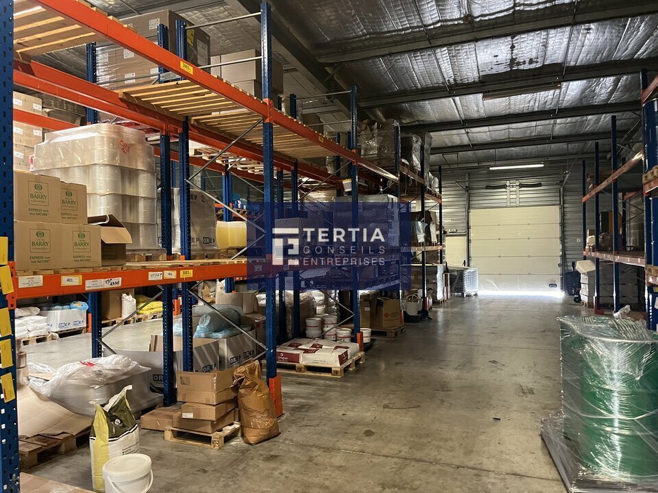 LOCAUX D'ACTIVITE - ENTREPOTS à Vendre