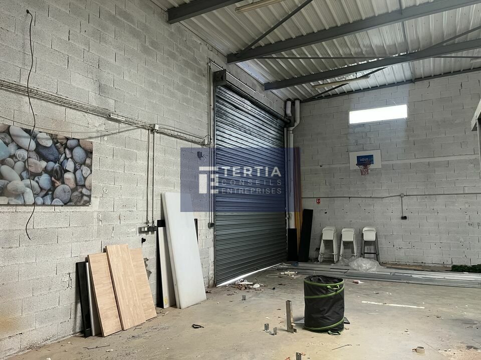 LOCAUX D'ACTIVITE - ENTREPOTS &agrave; Louer