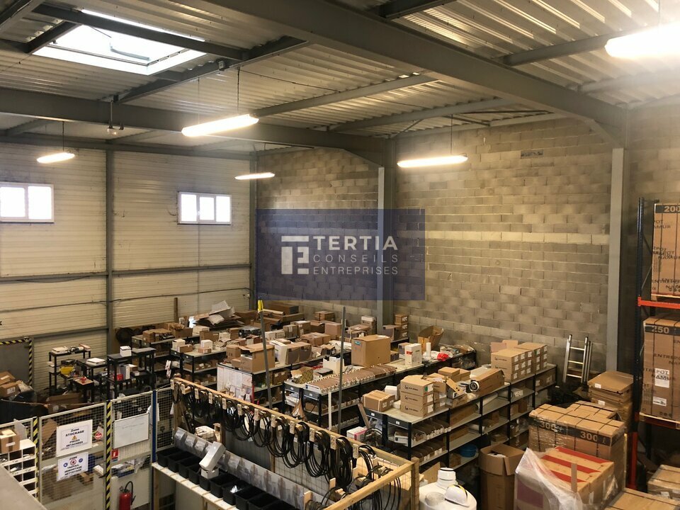 LOCAUX D'ACTIVITE - ENTREPOTS &agrave; Louer